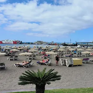https://apartamento-en-los-cristianos-2-habitaciones-4.tenerifehoteles.net